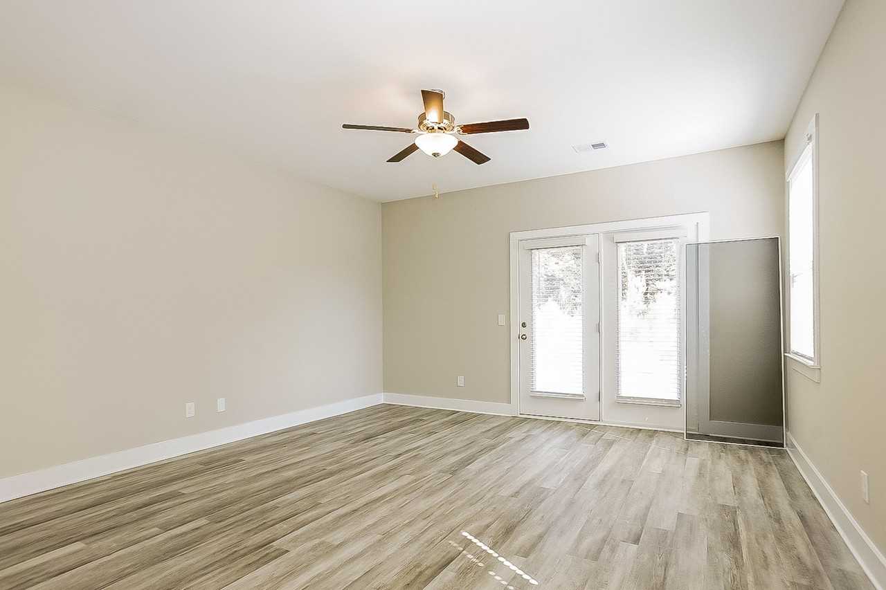 1424 Feldspar Ct - Photo 2 of 15