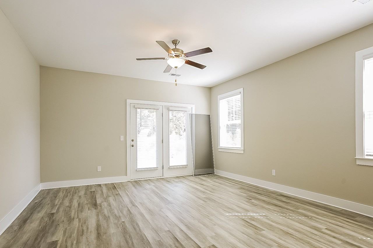 1424 Feldspar Ct - Photo 3 of 15