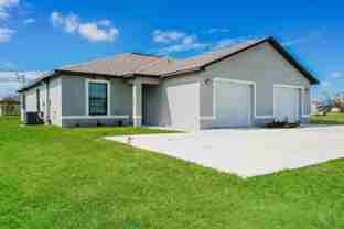 1002 Ne 8th Pl - Photo 1 of 1