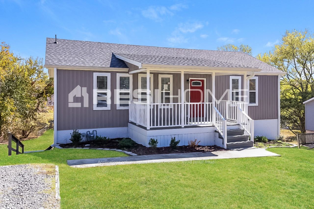 628 Hidden Hill Dr - Photo 3 of 24