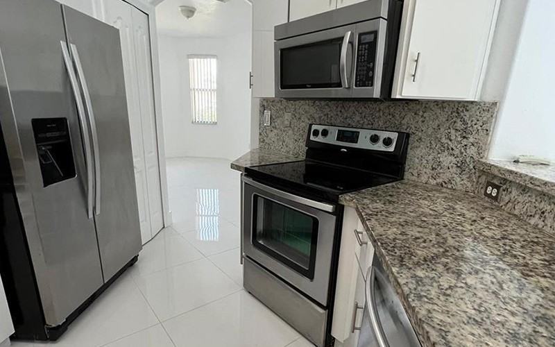 11300 Northwest 74th Terrace - Photo 3 of 9