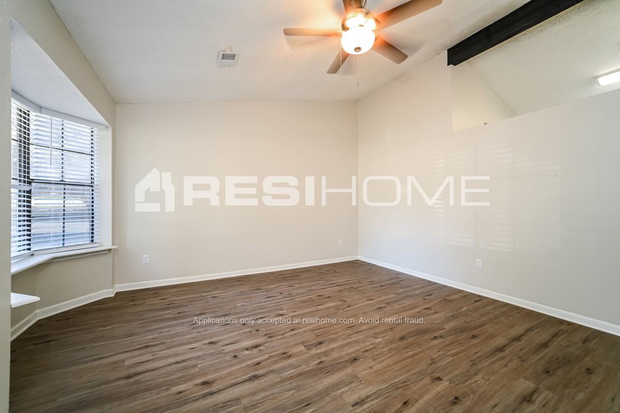 370 Ridge Trl - Photo 3 of 18