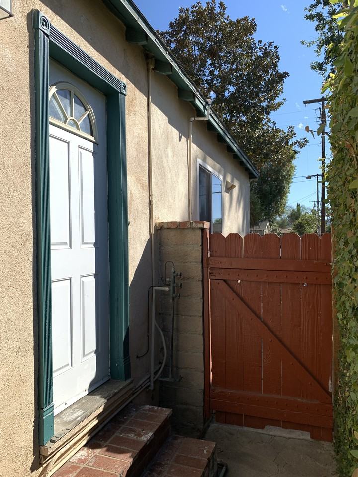 17739 Welby Way - Photo 2 of 9