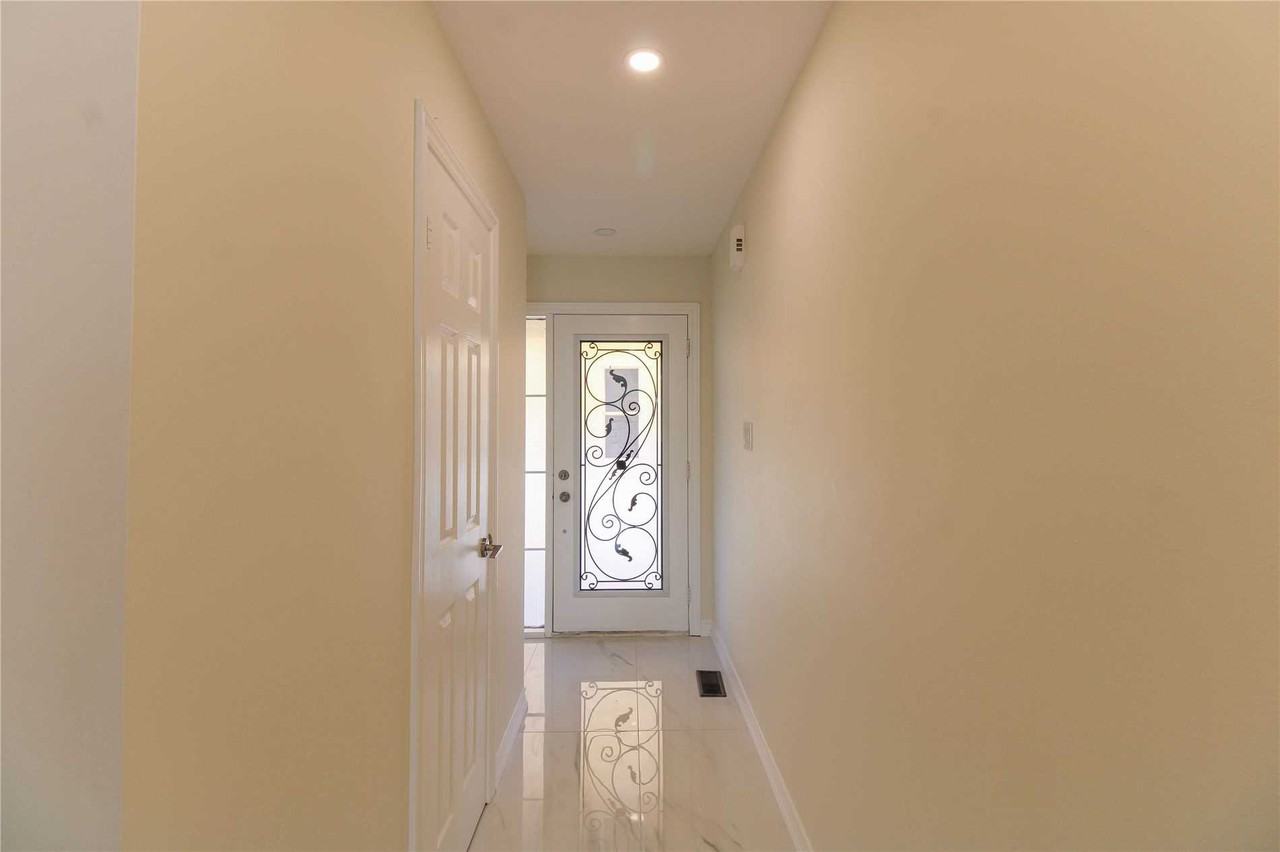 133 Adriana Louise Drive - Photo 3 of 30