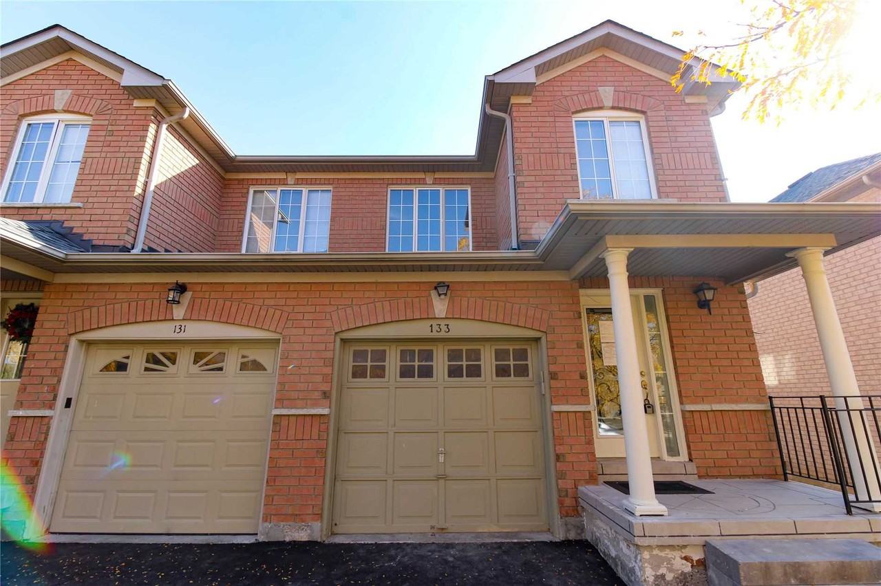 133 Adriana Louise Drive - Photo 2 of 30