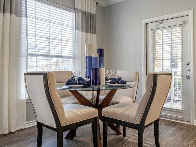 1301 Ivy Meadow Dr - Photo 4 of 23