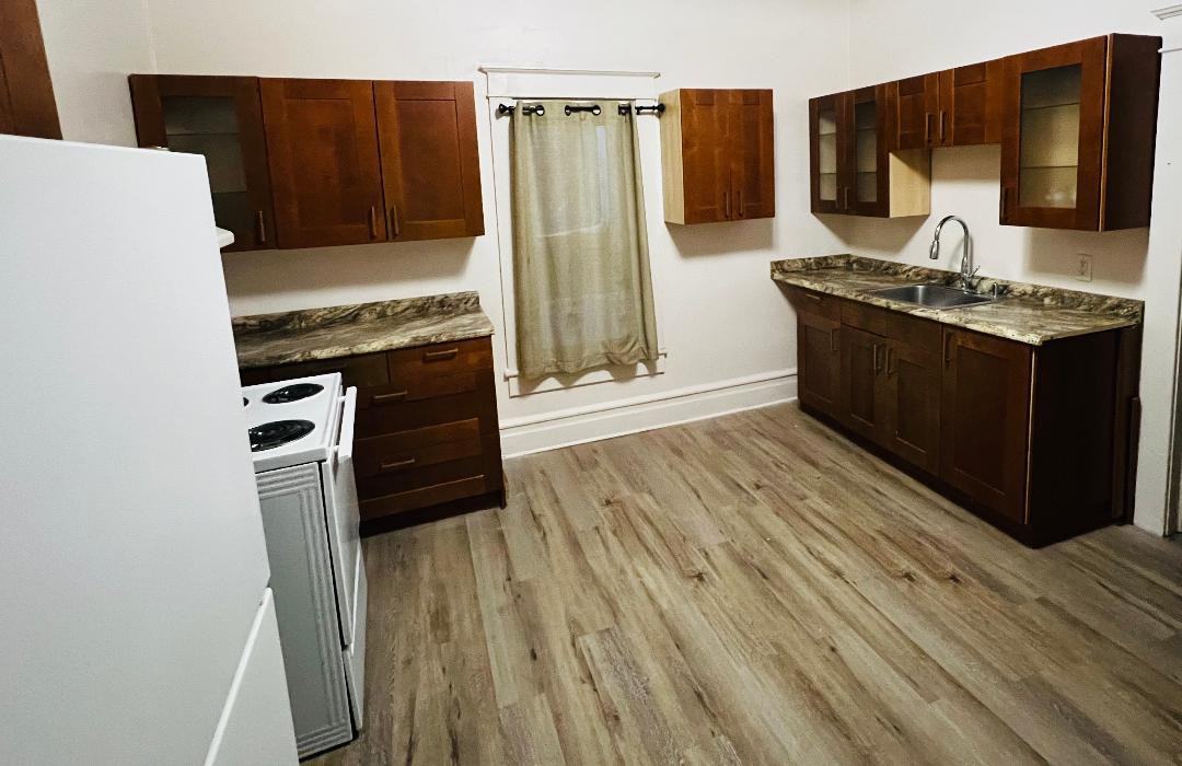 324 East Hamilton Street - Photo 2 of 8