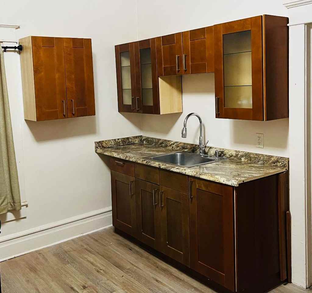 324 East Hamilton Street - Photo 3 of 8