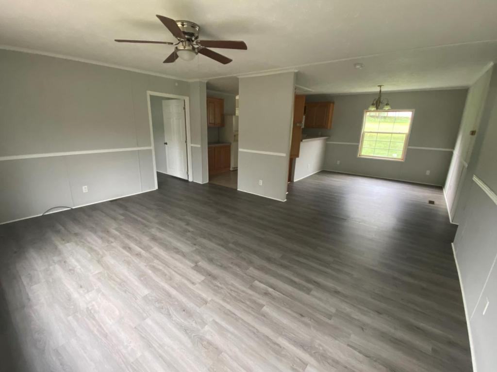 112 Patricia Ann Dr - Photo 2 of 11