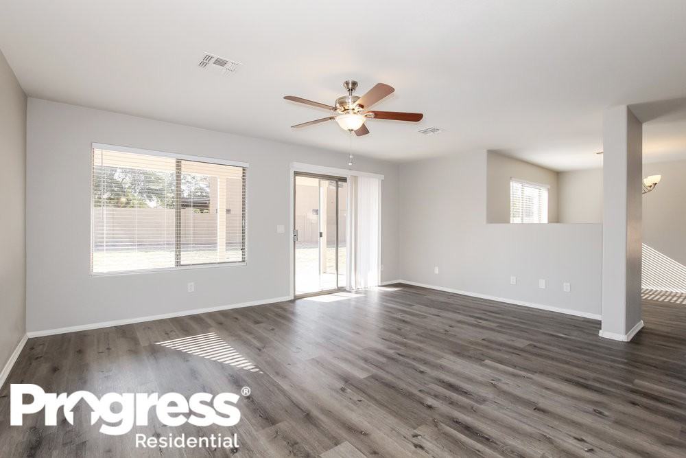 12621 W Fairmount Ave - Photo 2 of 20