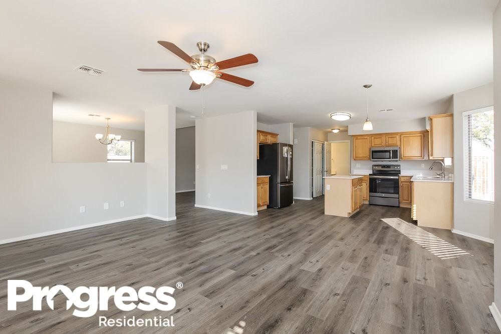 12621 W Fairmount Ave - Photo 3 of 20