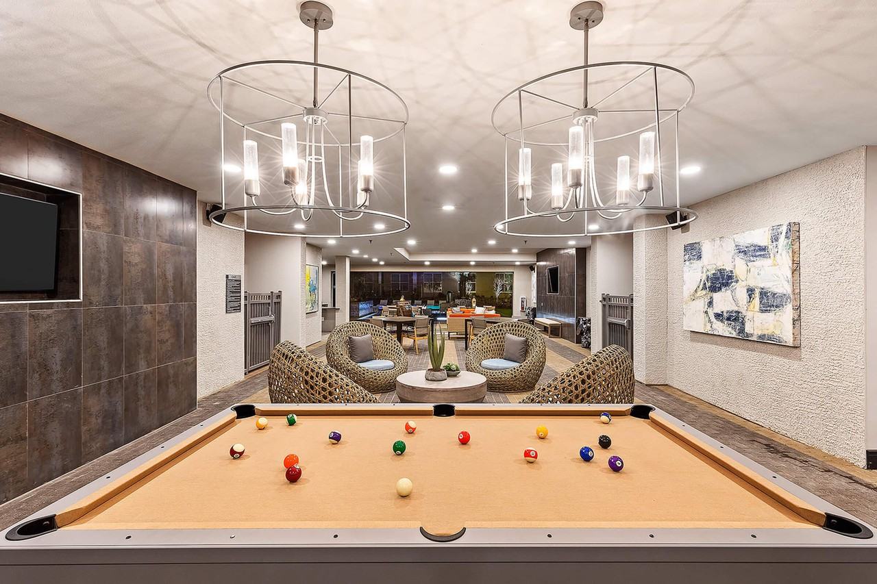 Jewel on Landmark - Photo 7 of 38