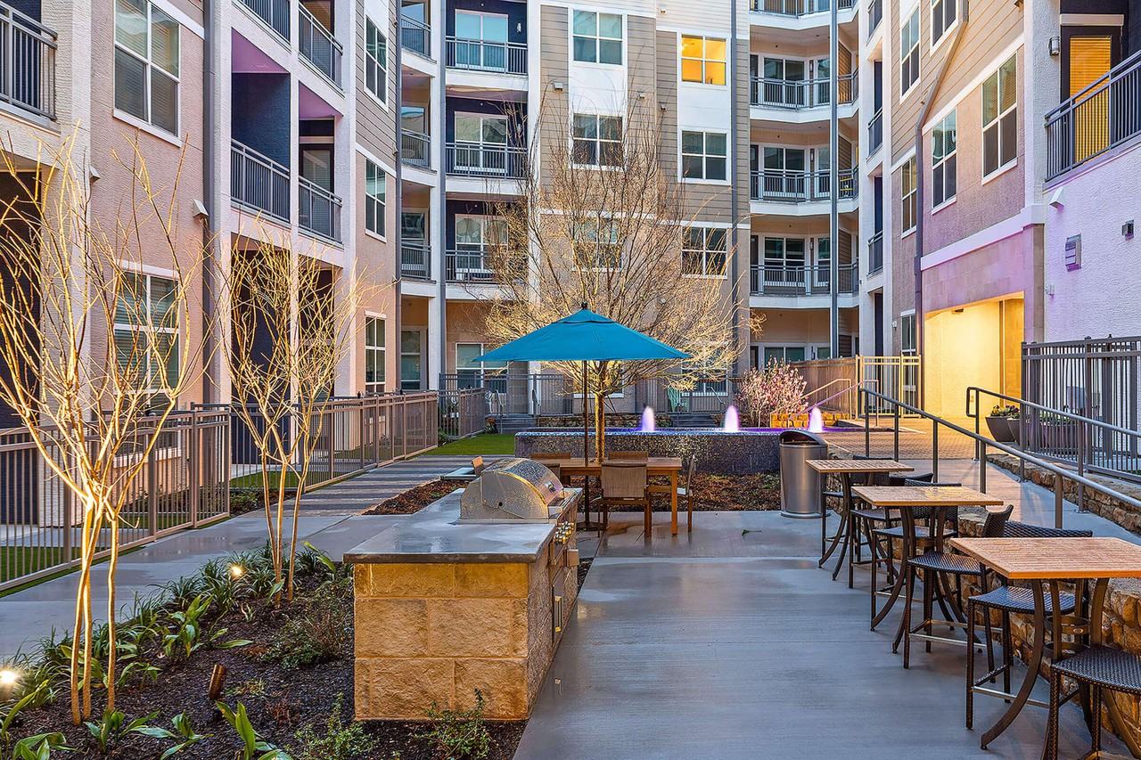 Jewel on Landmark - Photo 6 of 38