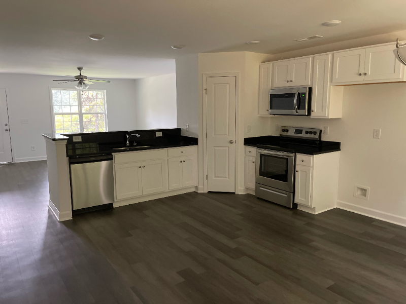 109 Alexander Dr - Photo 3 of 7