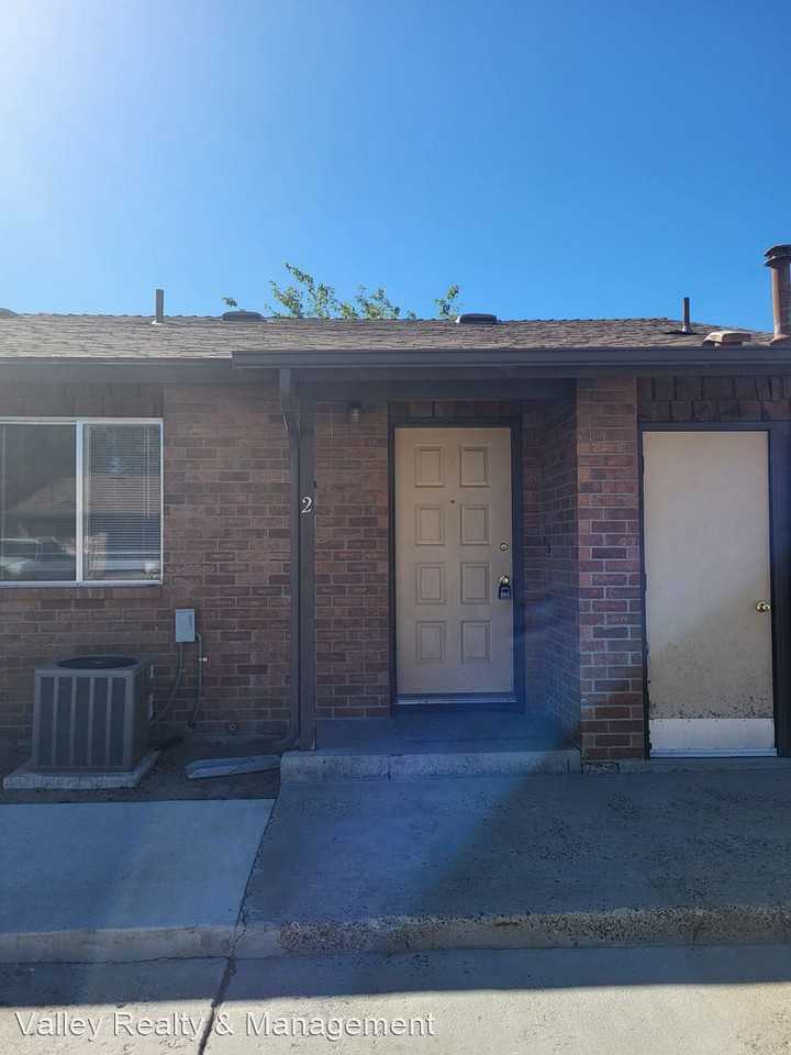 360 Jill Ct - Photo 2 of 6