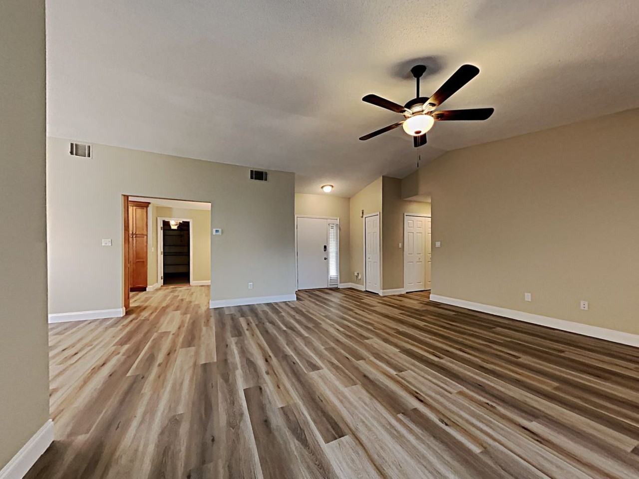 1448 Southwind Dr - Photo 3 of 18