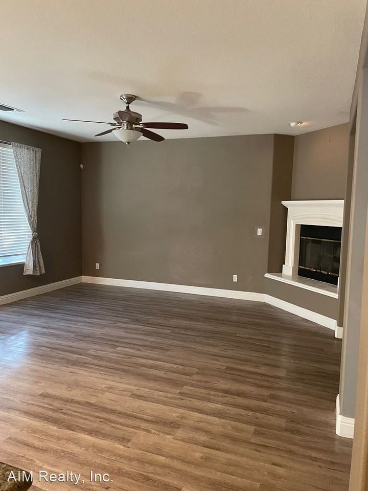 2231 2231 - 2231 Owen Carrow Lane - Photo 2 of 18