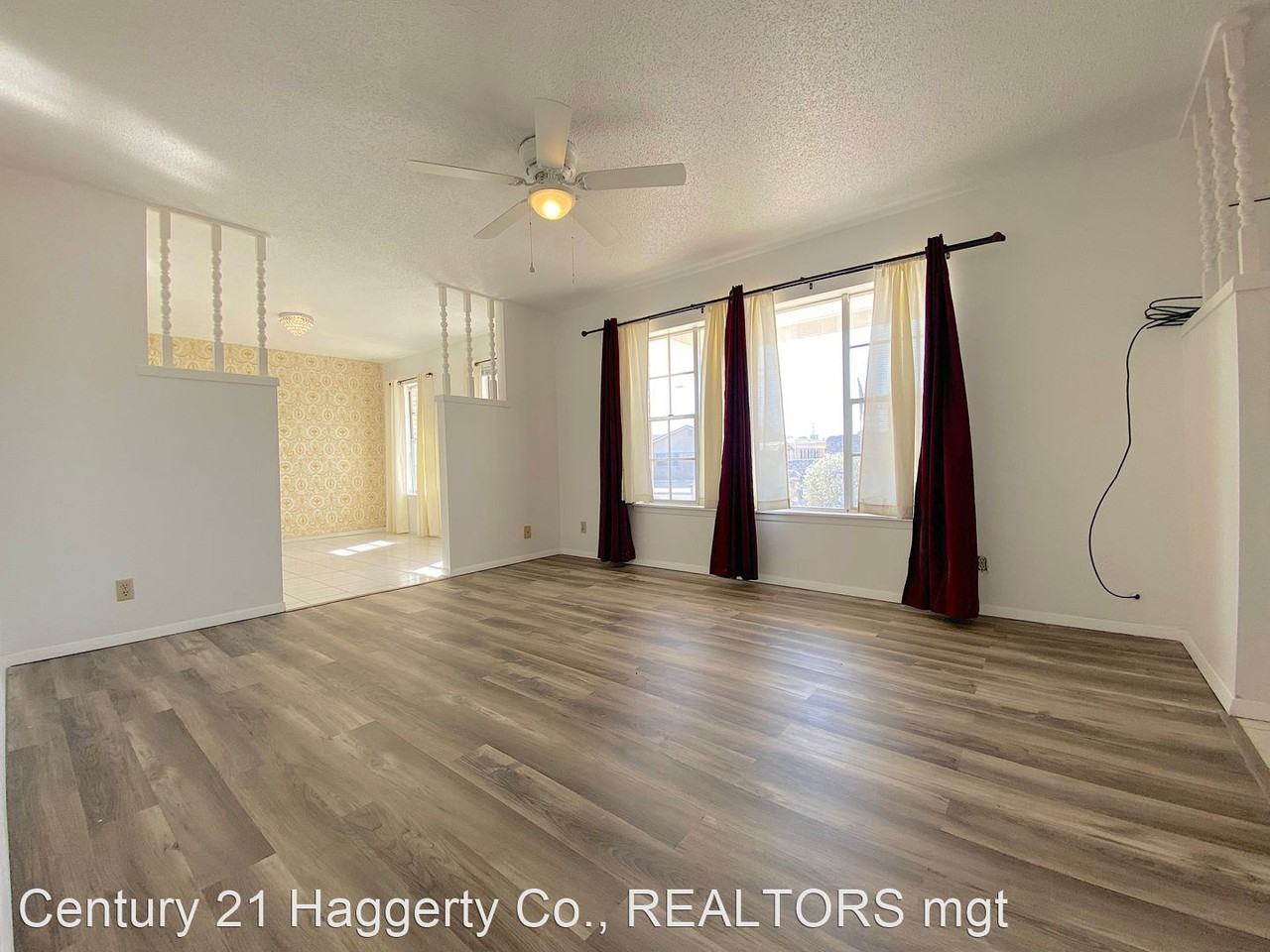 4617 Ambassador Dr - Photo 3 of 24