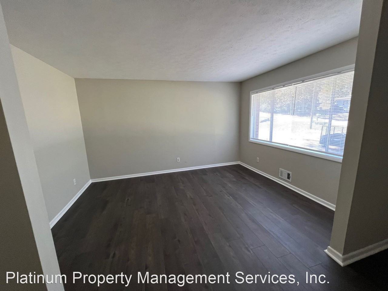 3146 Vandiver Dr - Photo 3 of 16