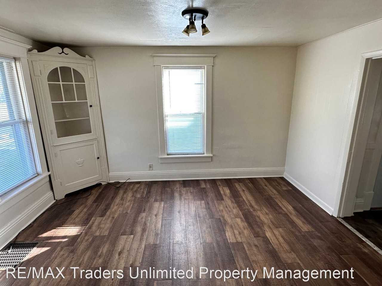 1912 W Ann St - Photo 2 of 10