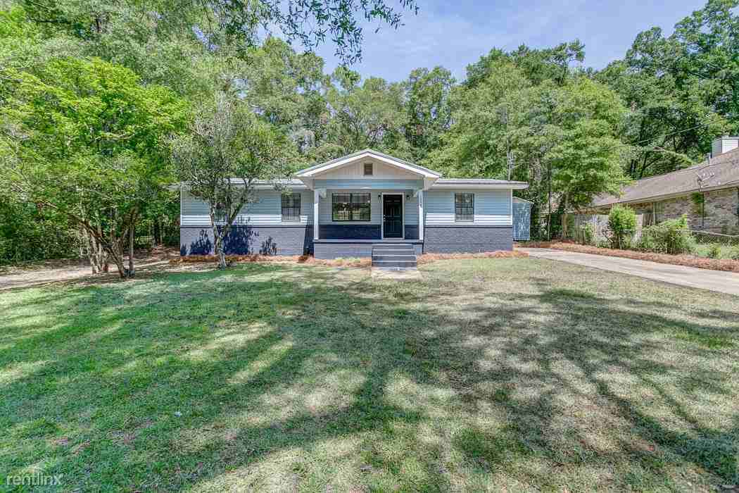 1804 Larkwood Dr, Mobile, AL 36618 3 Bedroom House for 1,350/month