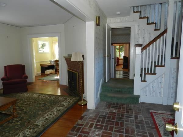 63 Linden St - Photo 2 of 7