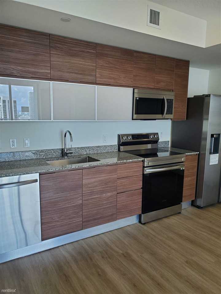 34 SW 1st St - Photo 2 of 19