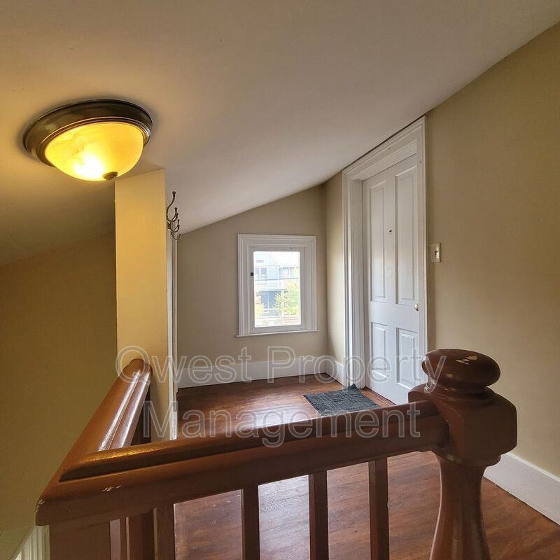 221 Hollister Ave Se #2 - Photo 2 of 11