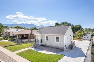 featured image of 758 E Loveland Ave #B