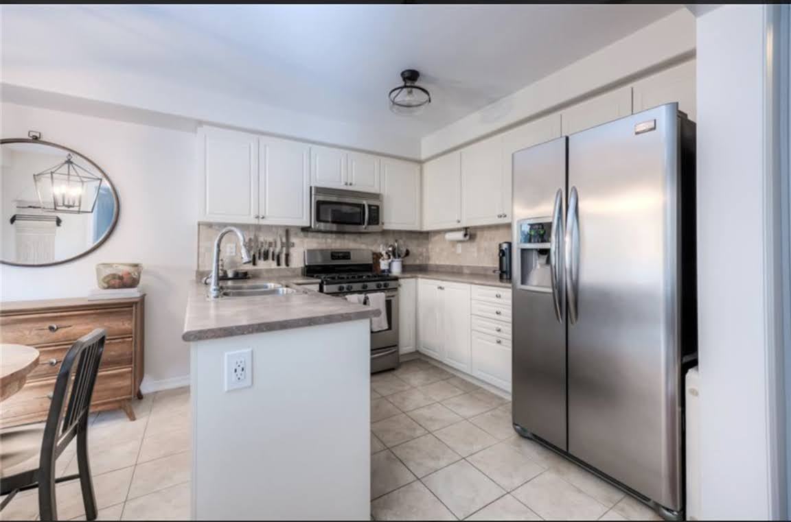 154 Bradley Ave - Photo 3 of 34