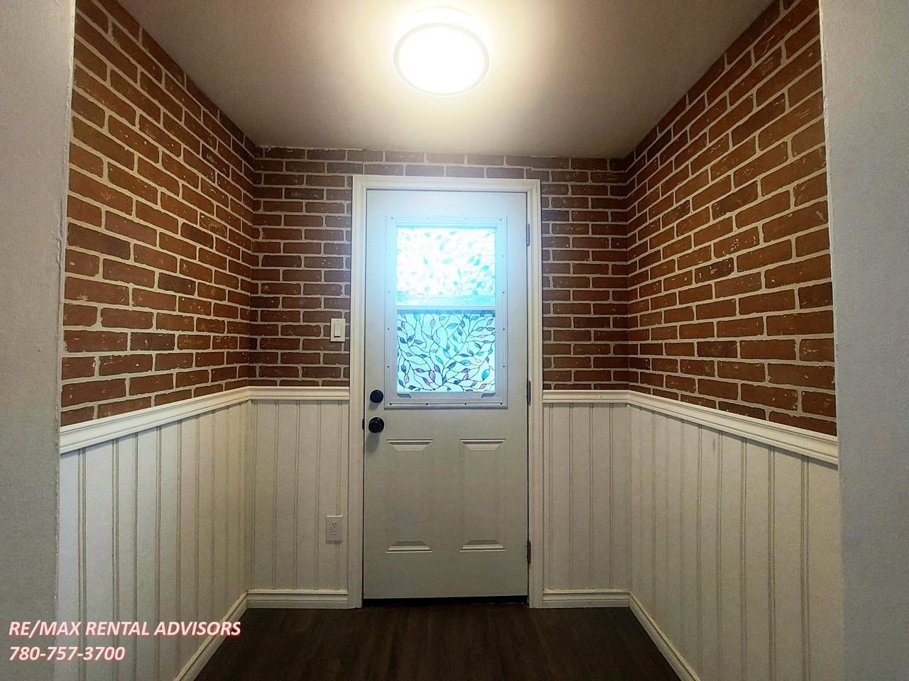 12132 59 St Nw - Photo 2 of 17