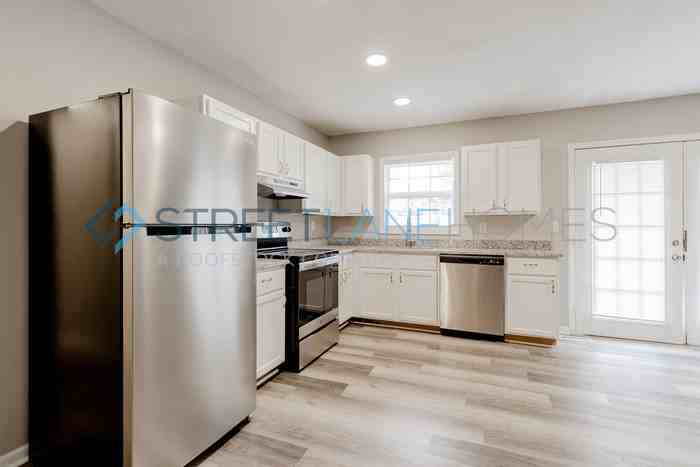 3708 N Wittfield St - Photo 3 of 18