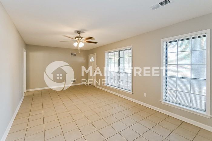 3370 Castleman St - Photo 3 of 16