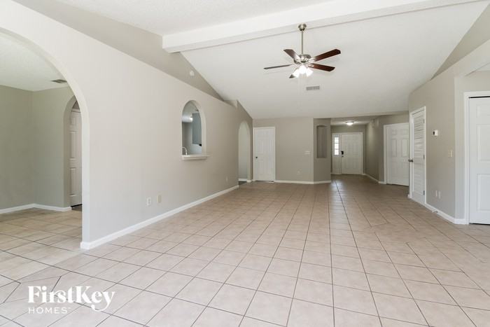 8330 Rocky Creek Dr - Photo 2 of 15