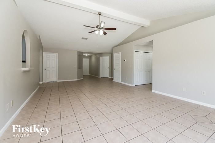 8330 Rocky Creek Dr - Photo 3 of 15