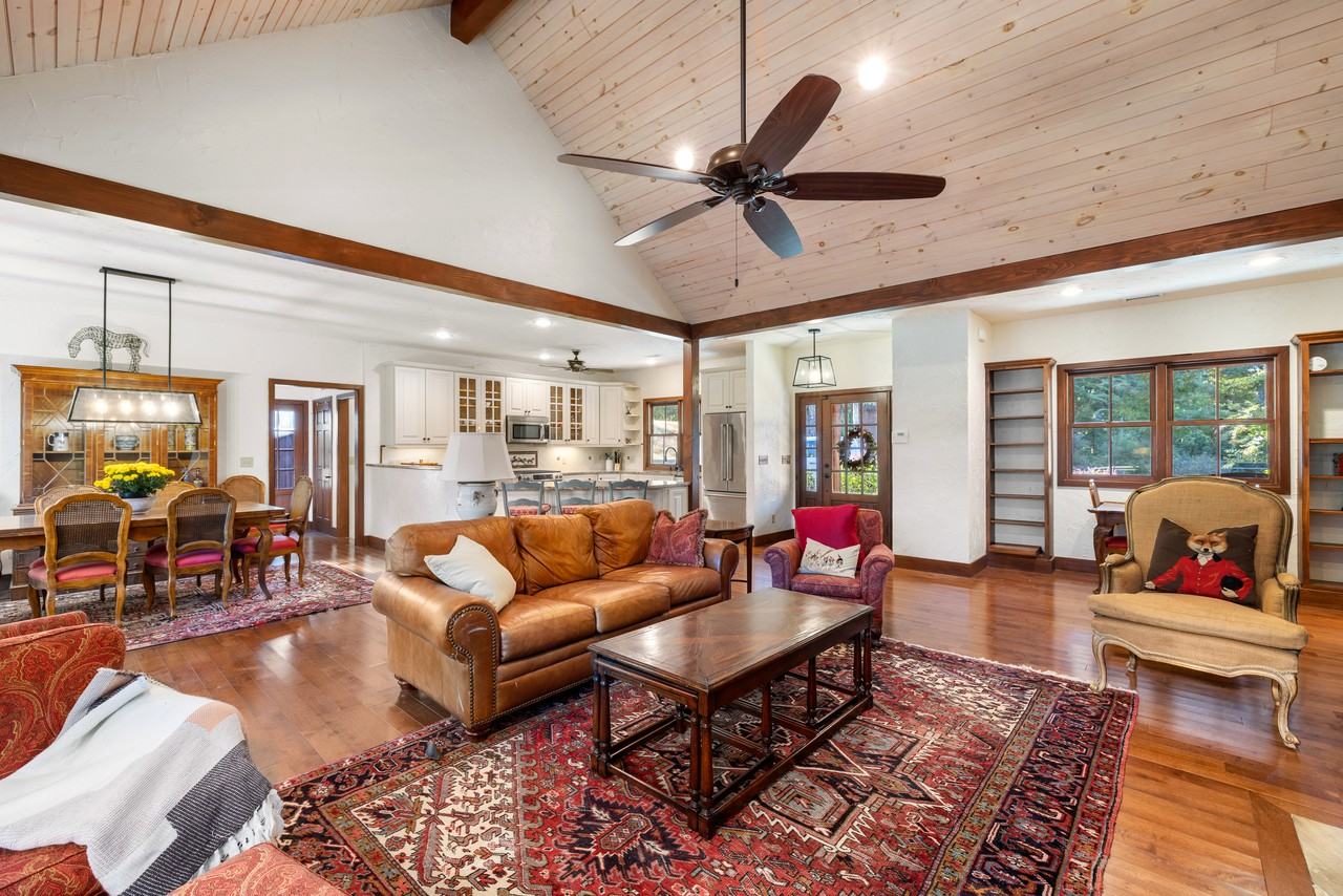 779 South River Road - Photo 3 of 44