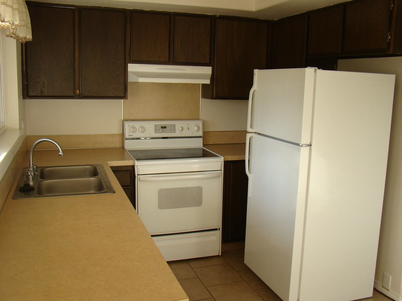 702 NE 152nd Ave - Photo 3 of 11