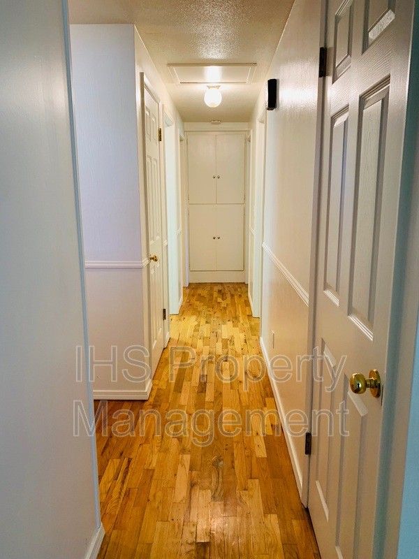 802 N Keller St - Photo 7 of 14