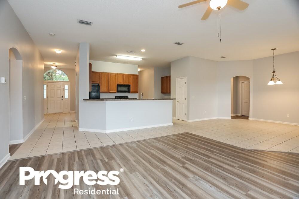 3719 Jacob Lois Dr W - Photo 3 of 21