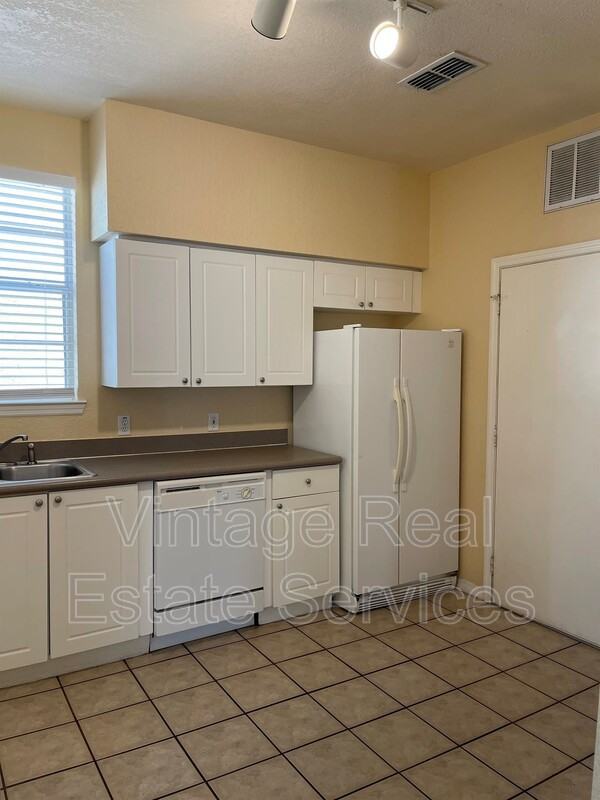 4007 Sand Palm Ct - Photo 7 of 20