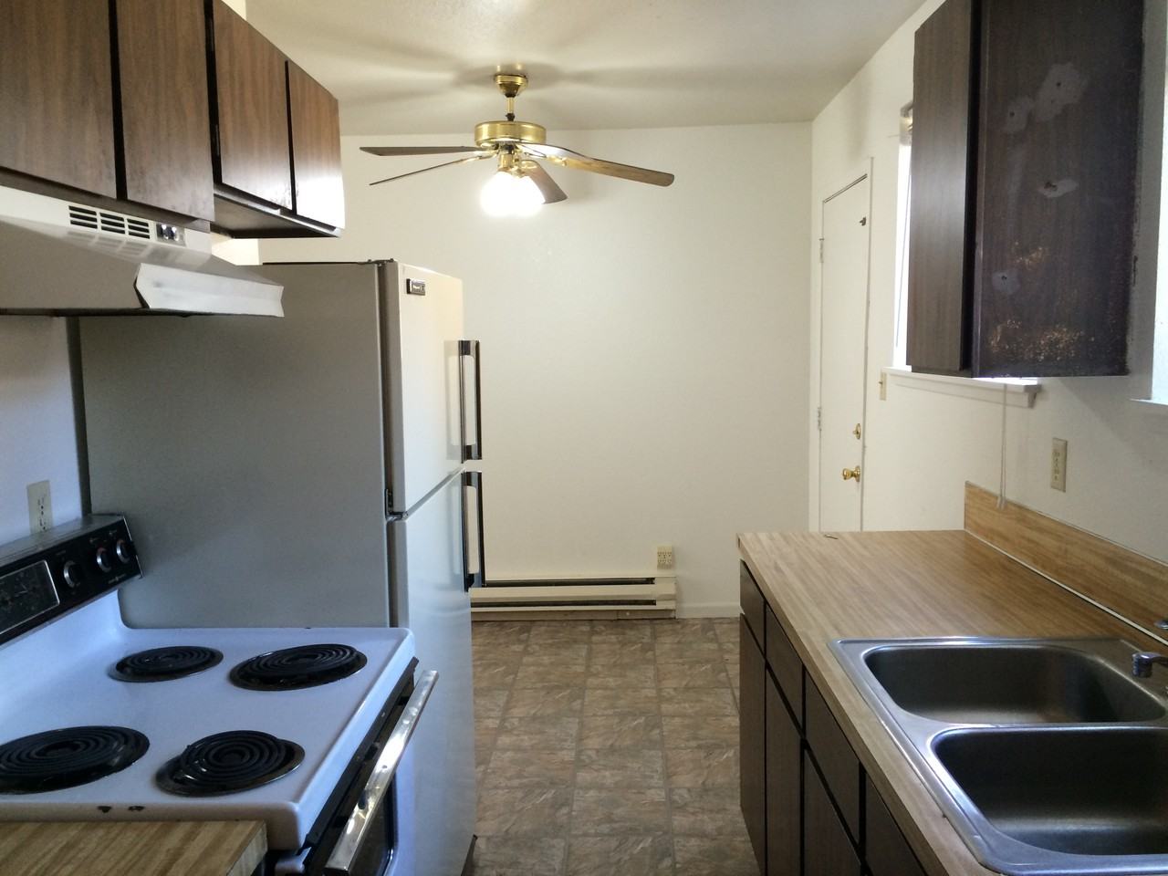 1994 S Leadville Ave - Photo 3 of 14