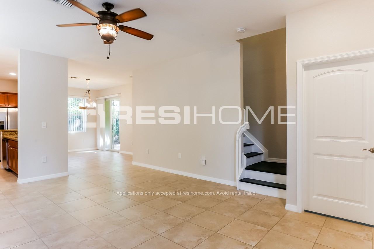 428 Tiffany Oaks Way - Photo 3 of 24