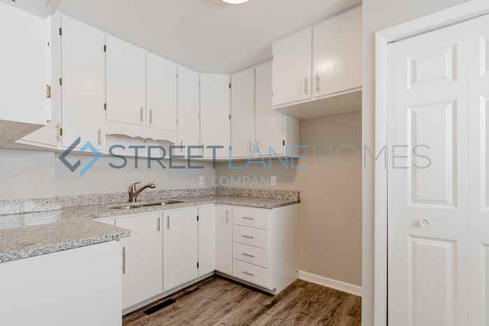 408 S Butler Ave - Photo 3 of 17