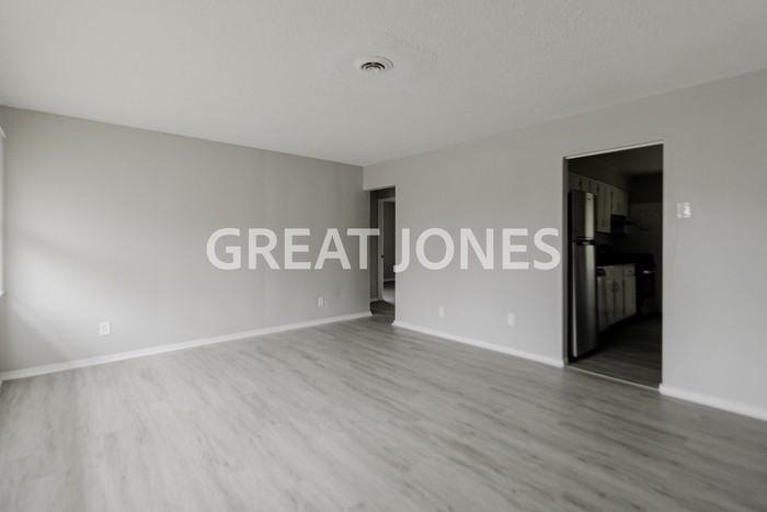 8433 Engler Ave - Photo 3 of 13