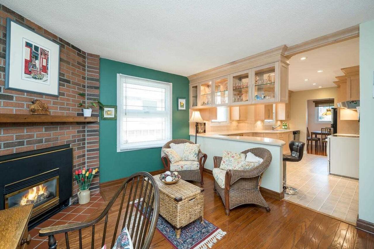 6927 Cordingley Crescent - Photo 2 of 12