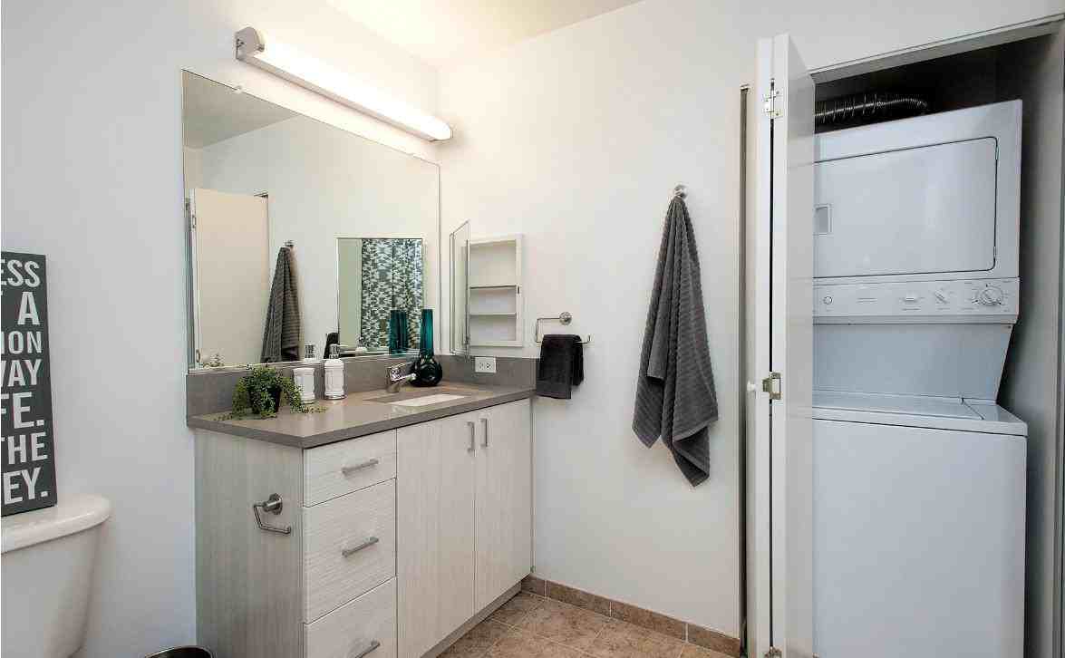 800 J St - Photo 3 of 22