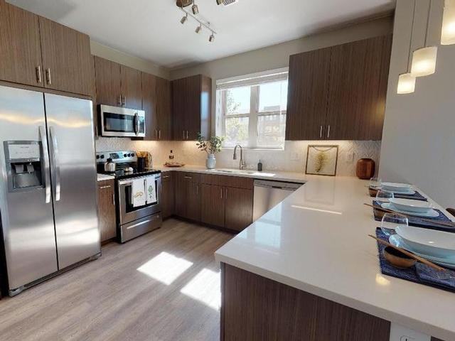 17607 E 61st Ave - Photo 3 of 34