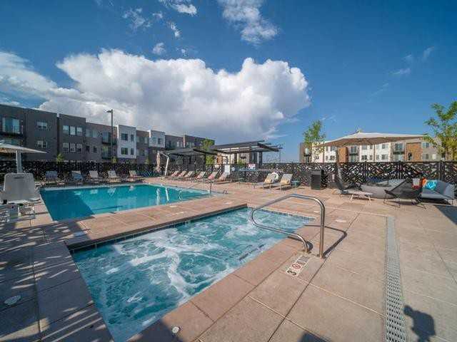 17607 E 61st Ave - Photo 4 of 34