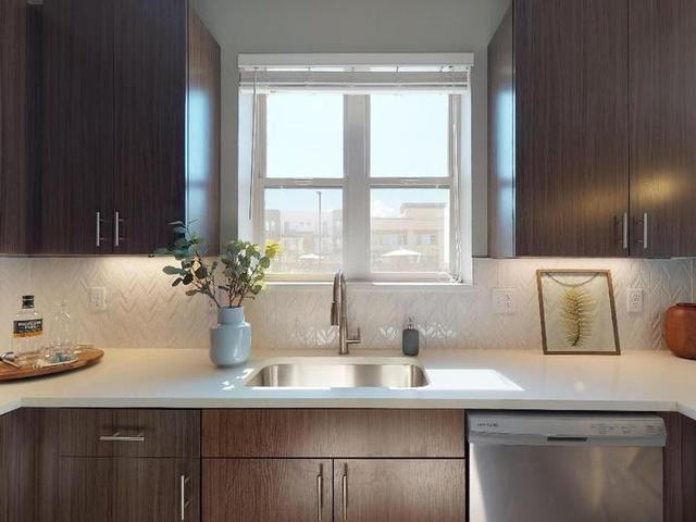 17607 E 61st Ave - Photo 7 of 34