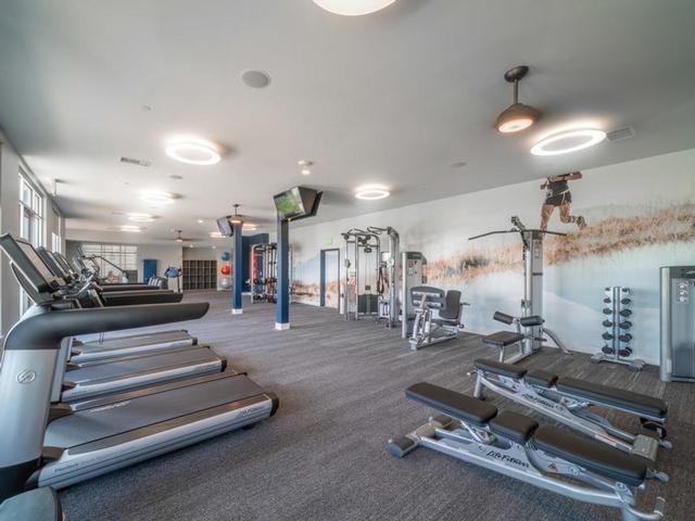 17607 E 61st Ave - Photo 4 of 34